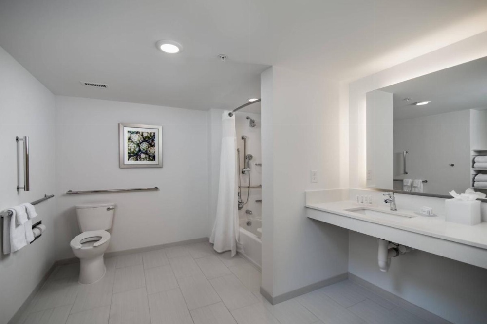 Room image 5